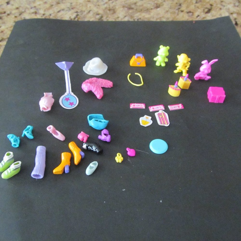 Vintage Lot of Polly Pocket Doll Cloths and accessories